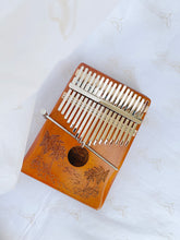 Load image into Gallery viewer, Birdsongs &amp; Tropical Dreams Kalimba
